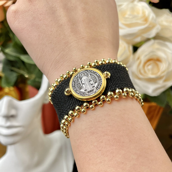 Pulsera trenzada de protección de San Benito hecha a mano - Negro - image 2