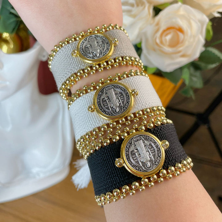 Pulsera trenzada de protección de San Benito hecha a mano - image 1