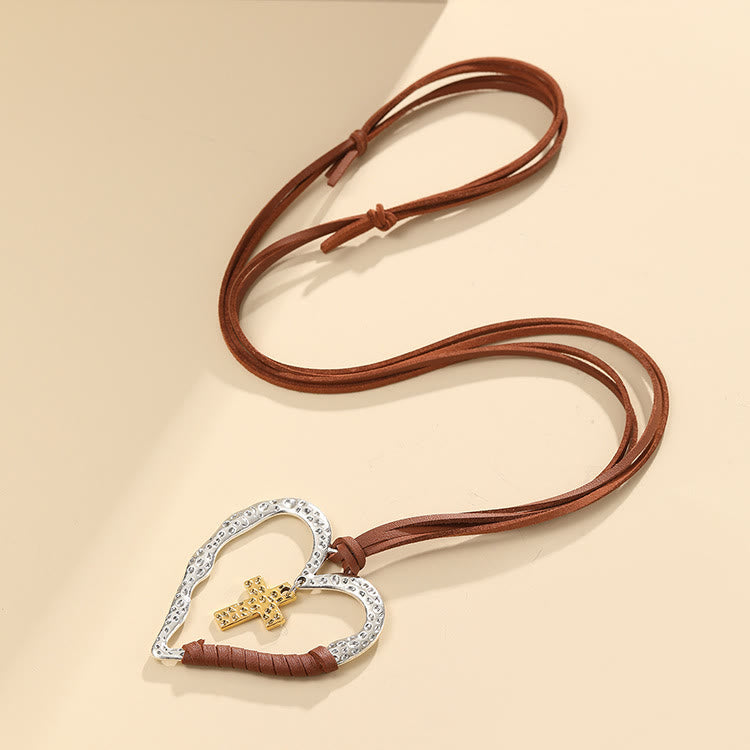 Collar con colgante de cruz en forma de corazón de aleación - image 1