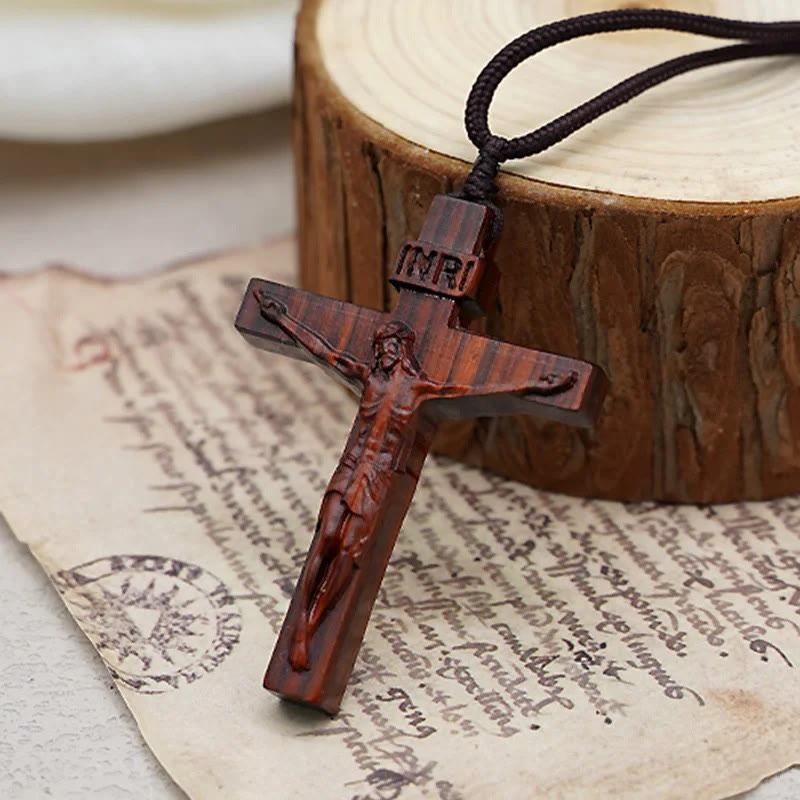 Christianartworkshop Collar de madera con crucifijo de Jesús - image 2