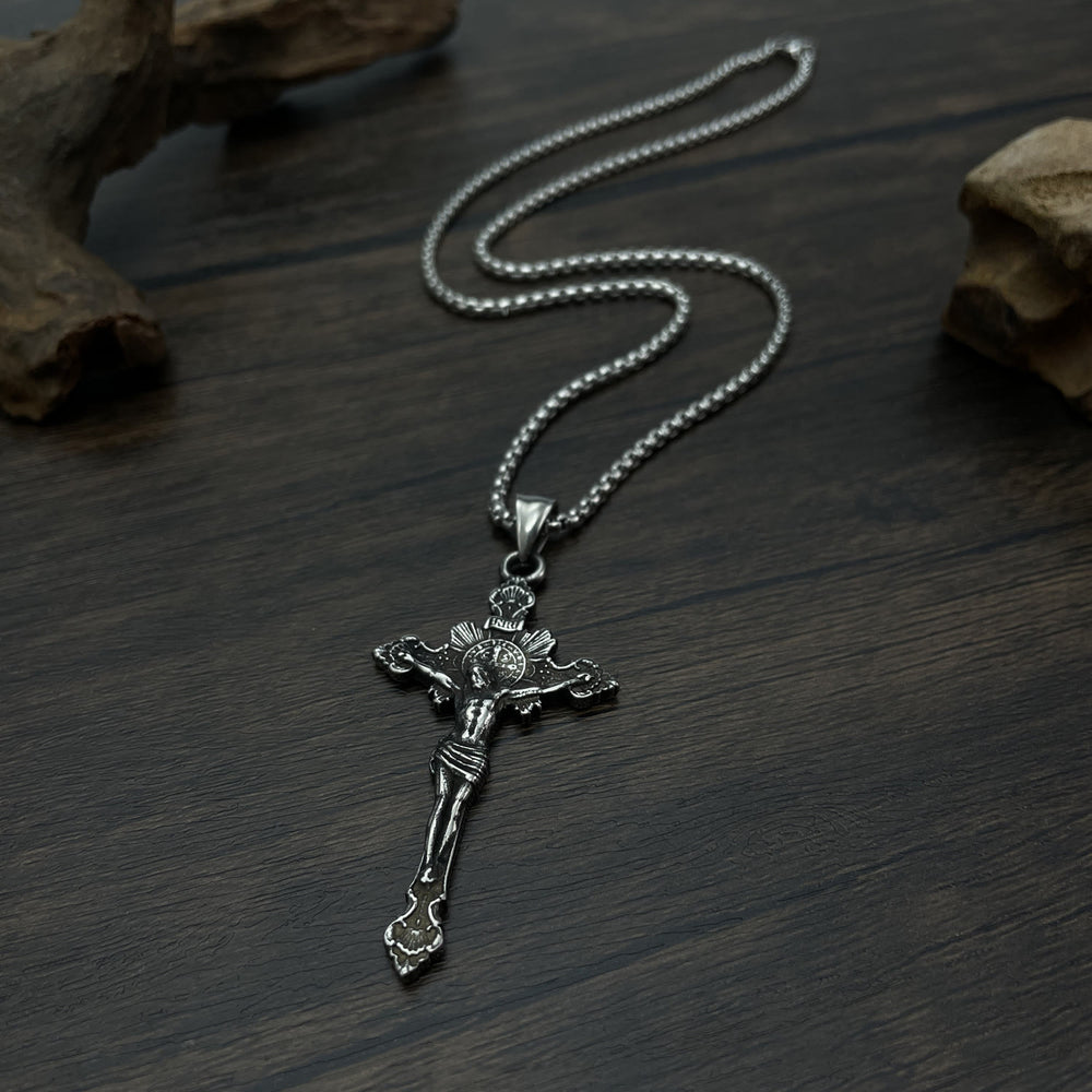 Collar con crucifijo y símbolo de San Benito - image 1