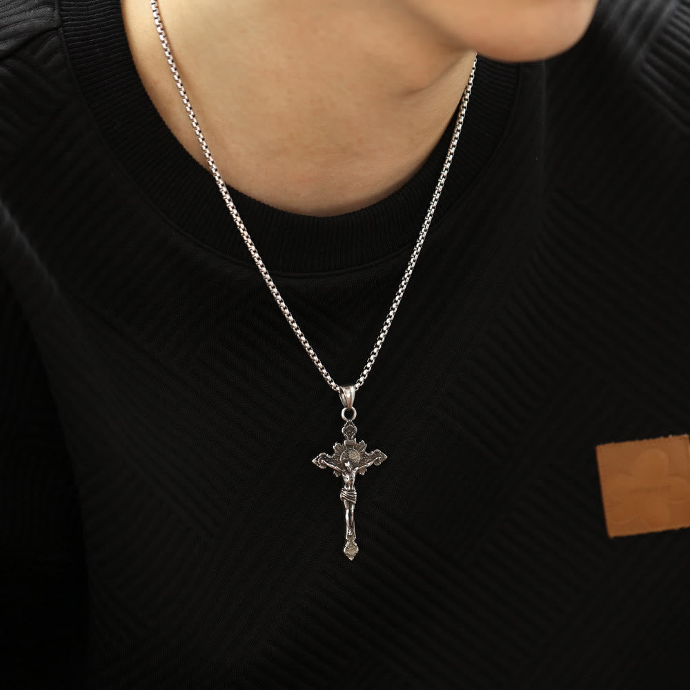 Collar con crucifijo y símbolo de San Benito - image 6