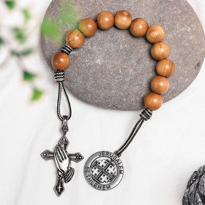 Manos en oración y medalla de Jerusalén: Rosario de bolsillo de madera de olivo con la bendición - Cordón azul y blanco - image 0