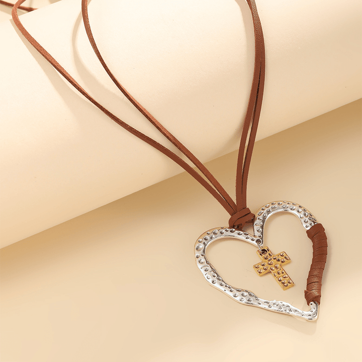 Collar con colgante de cruz en forma de corazón de aleación - image 3