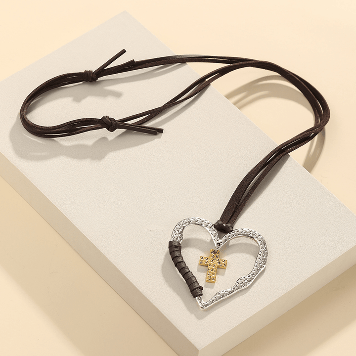 Collar con colgante de cruz en forma de corazón de aleación - image 6