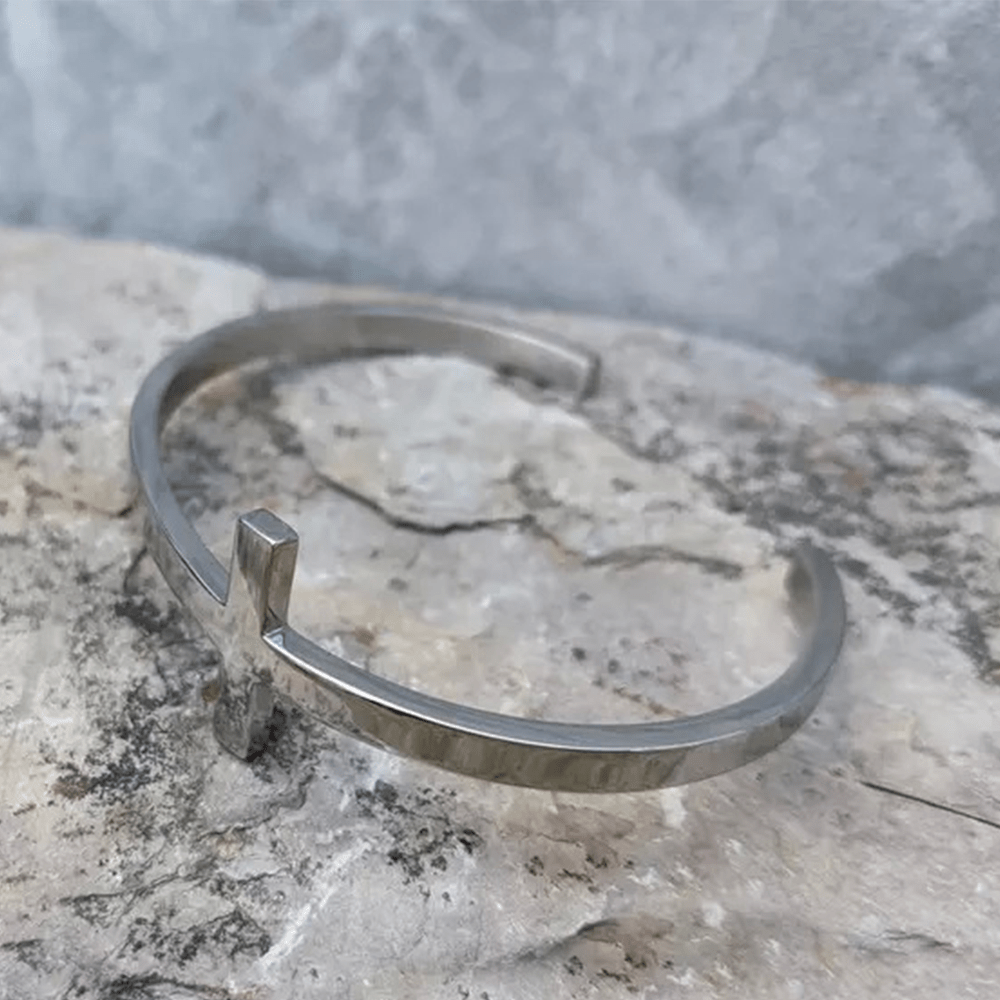 Christianartworkshop Brazalete con cruz de plata, brazalete religioso - image 3