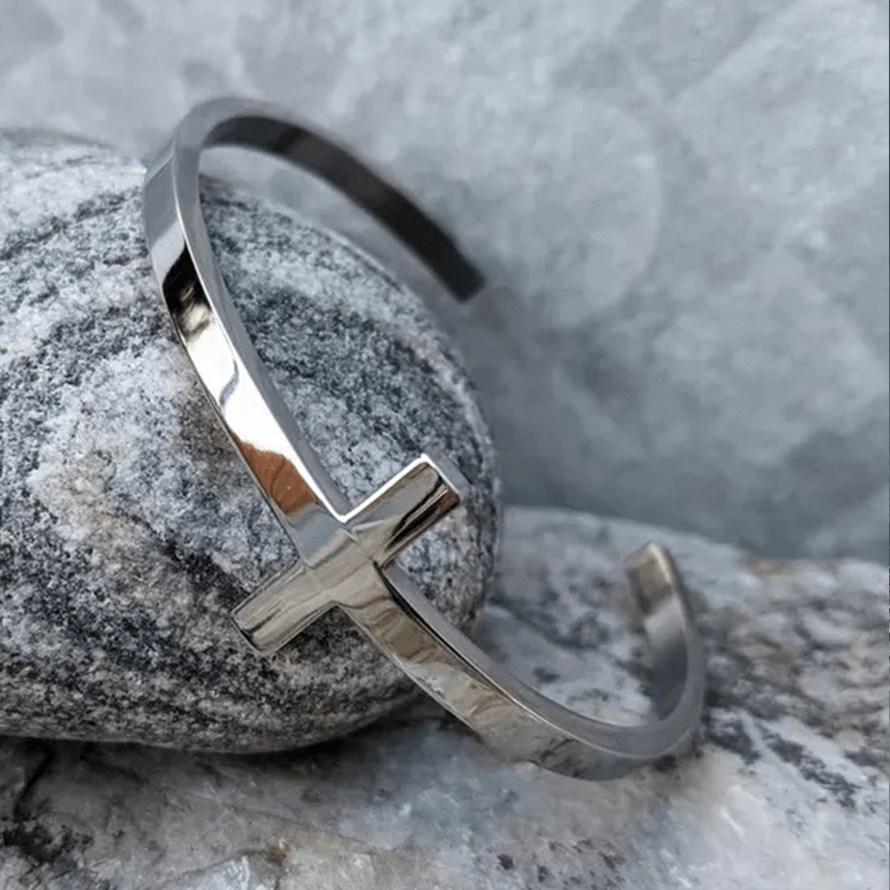 Christianartworkshop Brazalete con cruz de plata, brazalete religioso - image 1