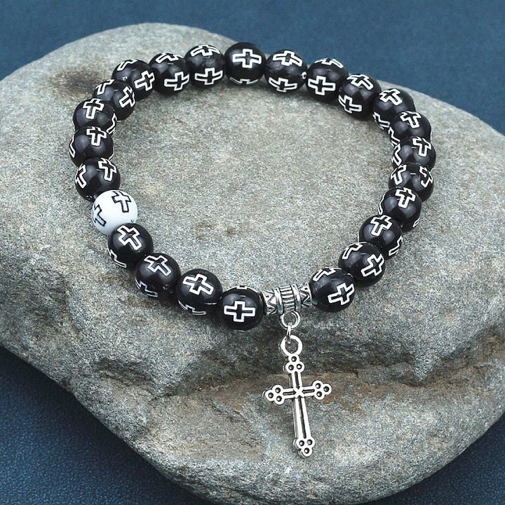 Christianartworkshop Pulsera de cuentas en blanco y negro con estampado de cruz - image 1
