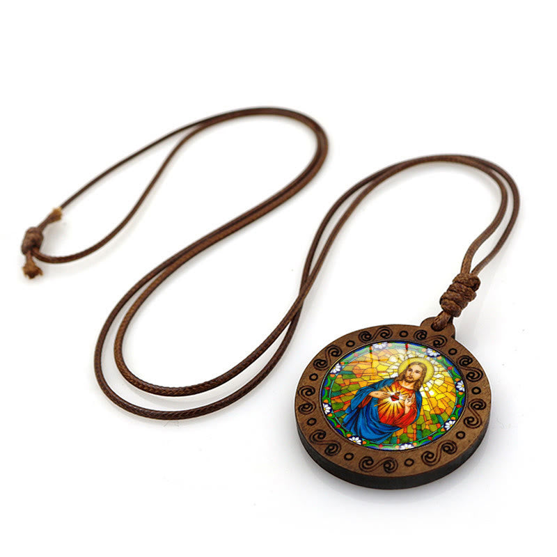 Christianartworkshop Collar con colgante de madera y piedras preciosas del Sagrado Corazón de Jesús - image 1