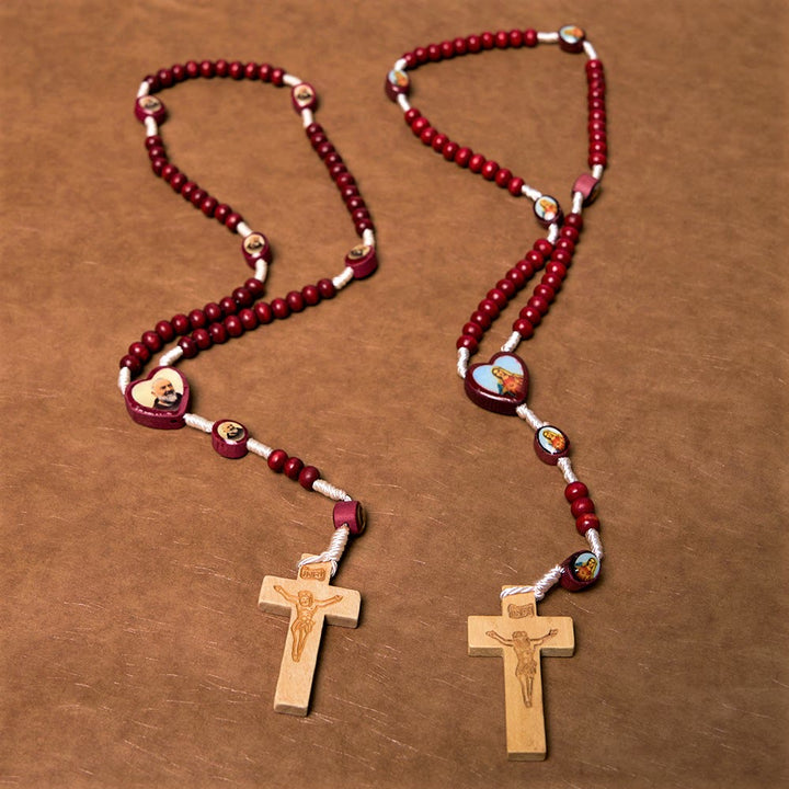 Rosario de mano con cuentas de madera color rojo vino de arte cristiano, Virgen María. - image 1