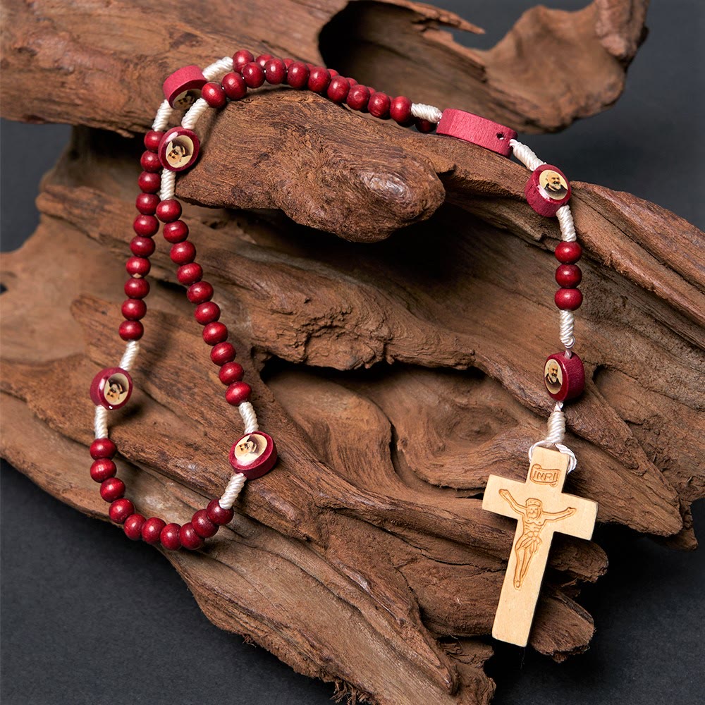 Rosario de mano con cuentas de madera color rojo vino de arte cristiano, Virgen María. - San Pío - image 2