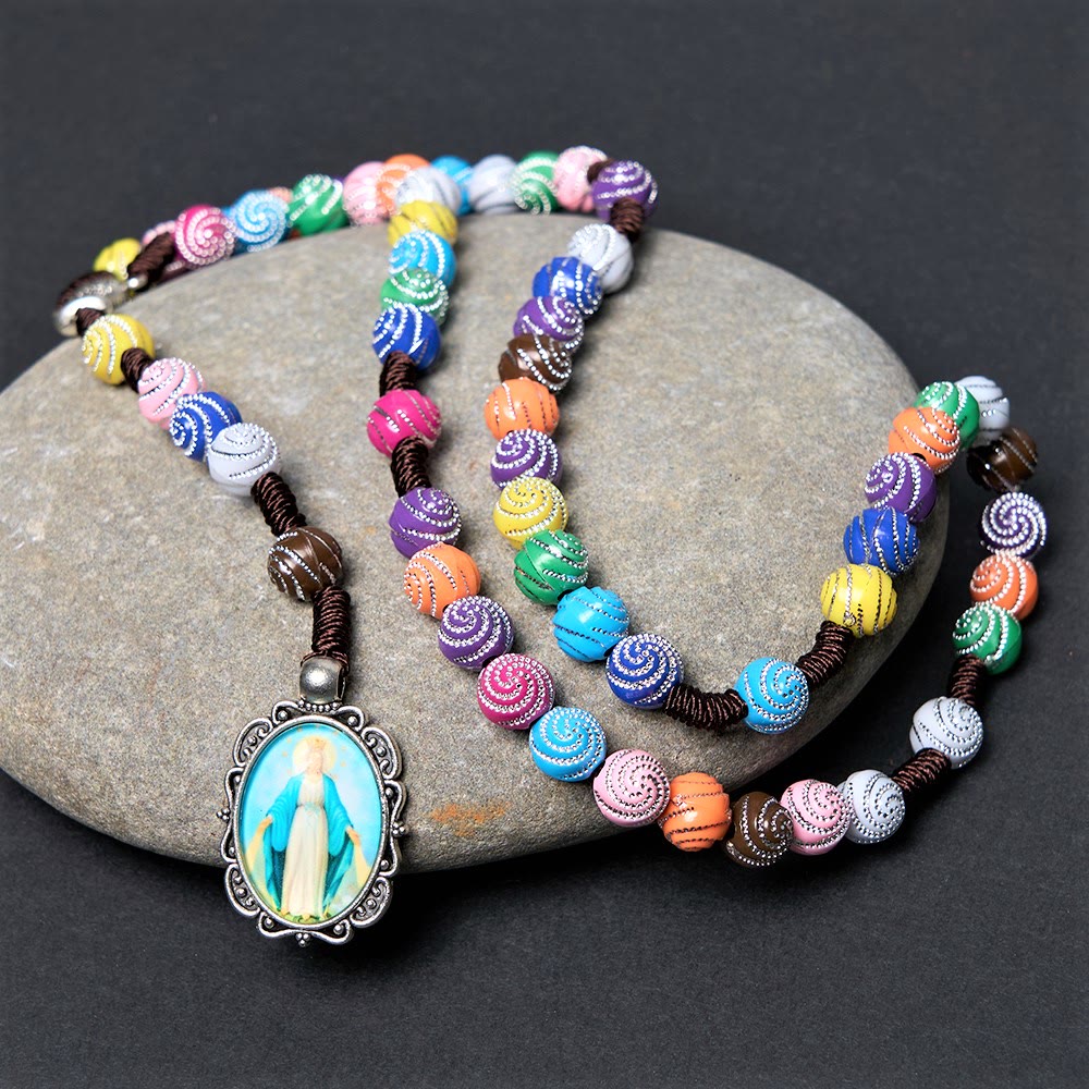 Christianartworkshop Rosario con la Medalla del Santo Grial y la Medalla Milagrosa de 8 mm, redondo, de acrílico multicolor y cordón de nailon. - Multicolor - image 0