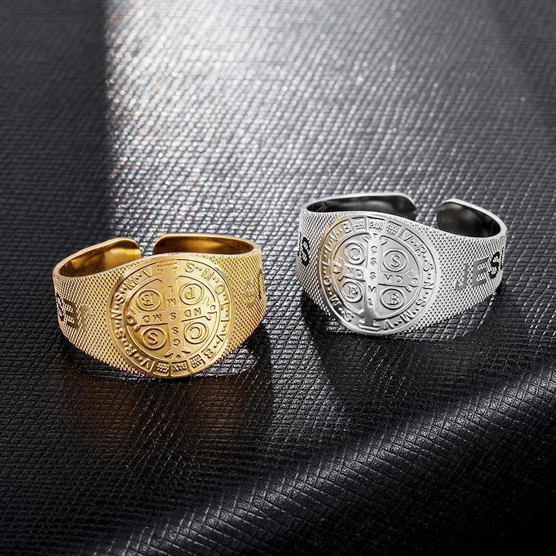 Christianartworkshop Anillo ajustable de titanio con el símbolo de Jesús y San Benito, estilo clásico. - image 1