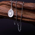 Christianartworkshop Collar con colgante de estilo clásico del Sagrado Corazón de Jesús con cruz y flores. - Plata - image 0