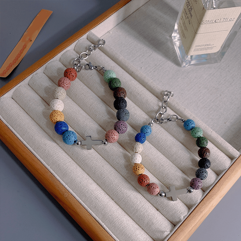 Christianartworkshop Pulsera con cruz de cuentas de piedra volcánica de colores de estilo minimalista - image 1