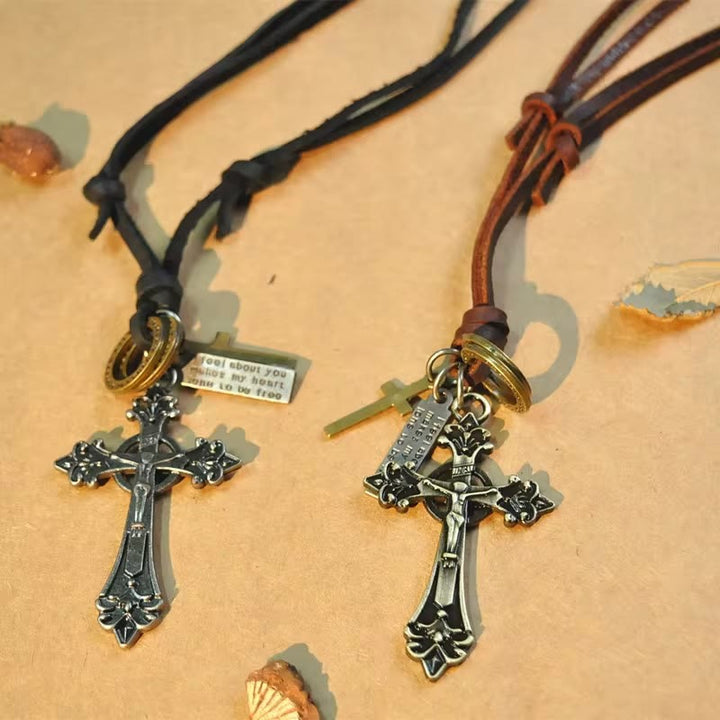 Christianartworkshop Collar con colgante de crucifijo de estilo retro clásico y cuerda de cuero. - Bronce - image 0