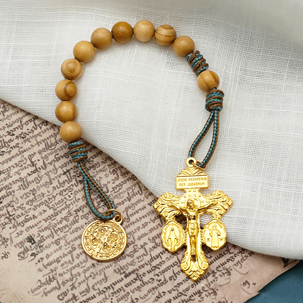 Christianartworkshop Rosario de bolsillo con medalla y crucifijo de San Benito, redondo, de madera de olivo dorada y cordón de nailon de 10 mm. - image 1