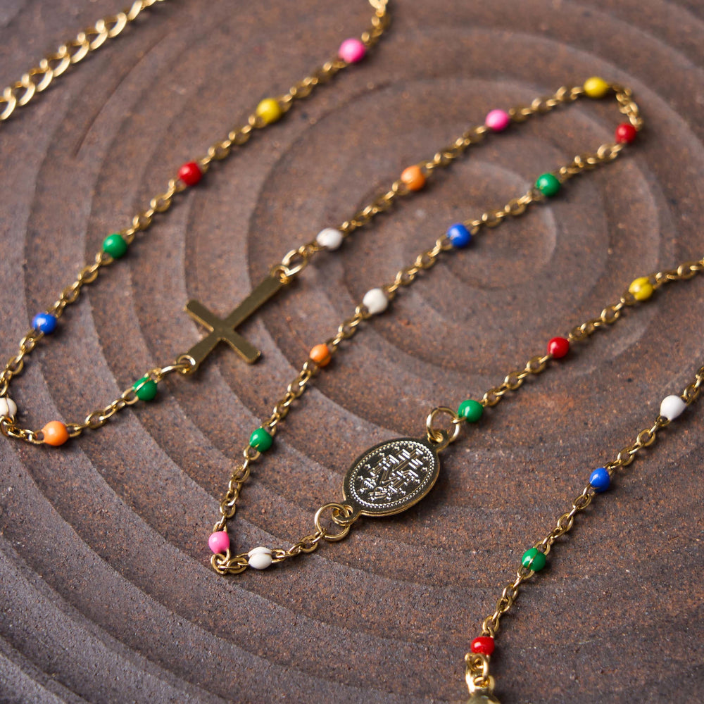 Christianartworkshop Collar con cadena para clavícula de estilo fresco y elegante, con cruz y 5 opciones de medallas. - image 1