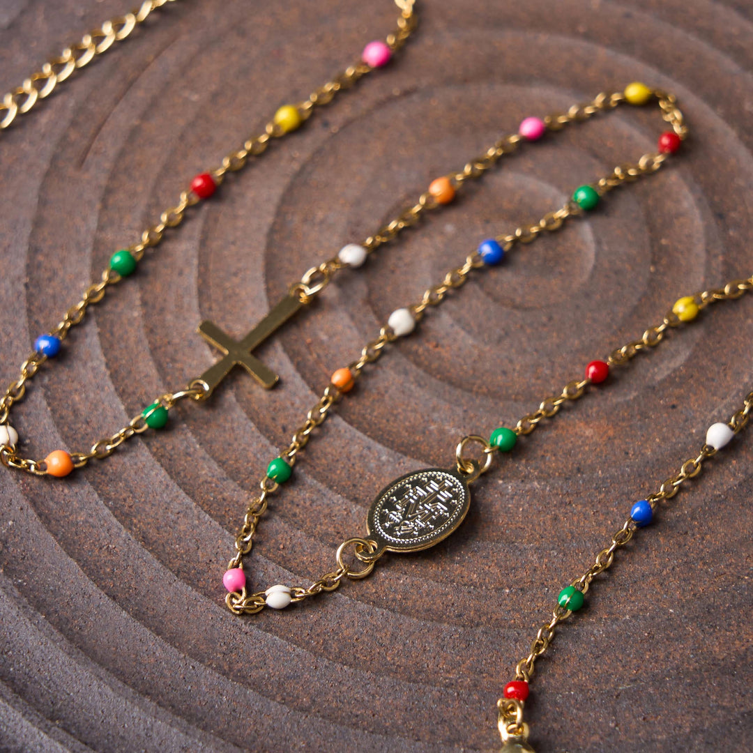 Christianartworkshop Collar con cadena para clavícula de estilo fresco y elegante, con cruz y 5 opciones de medallas. - image 1