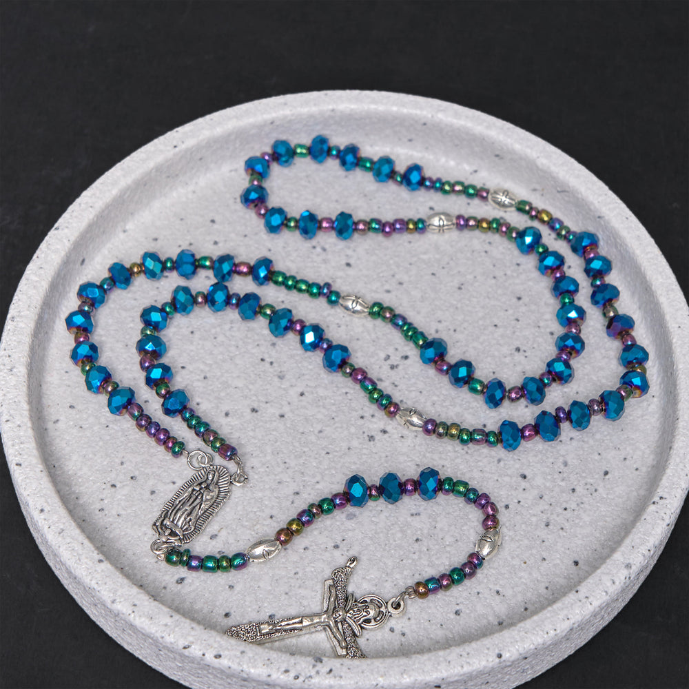 Christianartworkshop Rosario de Nuestra Señora de Guadalupe y la Cruz de la Trinidad, de poliedro de 4*6 mm, con cordón de nailon y cristal azul. - image 1