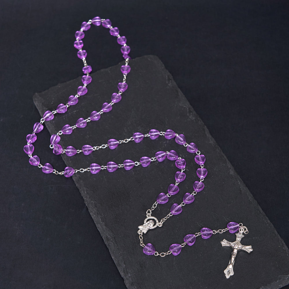 Christianartworkshop Rosario con cadena de aleación acrílica púrpura y crucifijo de Nuestra Señora del Rosario de 8 mm en forma de corazón. - image 1