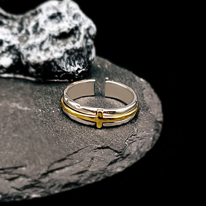 Christianartworkshop Anillo de bendición con cruz bicolor de estilo retro minimalista - Ajustable (apto para tallas estadounidenses 6-8) - image 0