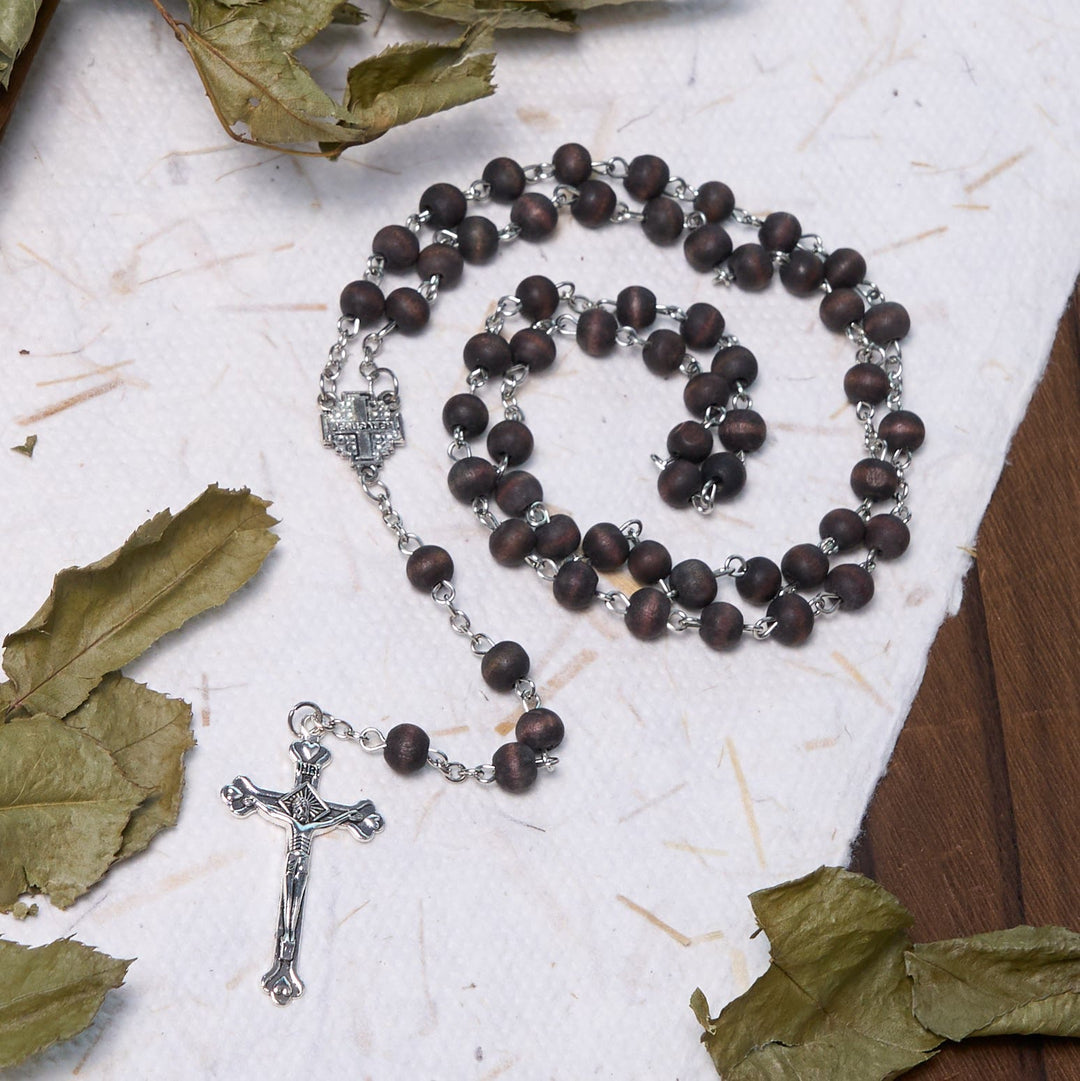 Christianartworkshop Rosario con medalla de Jerusalén y crucifijo de 7 mm, redondo, de aleación de palisandro blanco y cadena. - image 4