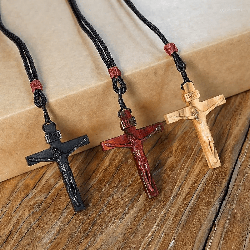 Christianartworkshop Collar de madera con crucifijo de Jesús - image 1