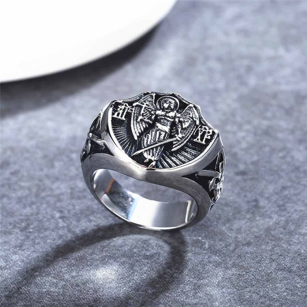 Christianartworkshop Anillo de estilo retro con la imagen del ángel guardián de San Miguel para protección y fortaleza. - image 1