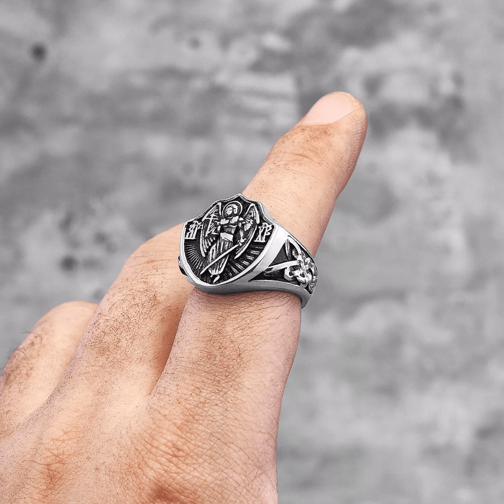 Christianartworkshop Anillo de estilo retro con la imagen del ángel guardián de San Miguel para protección y fortaleza. - image 3
