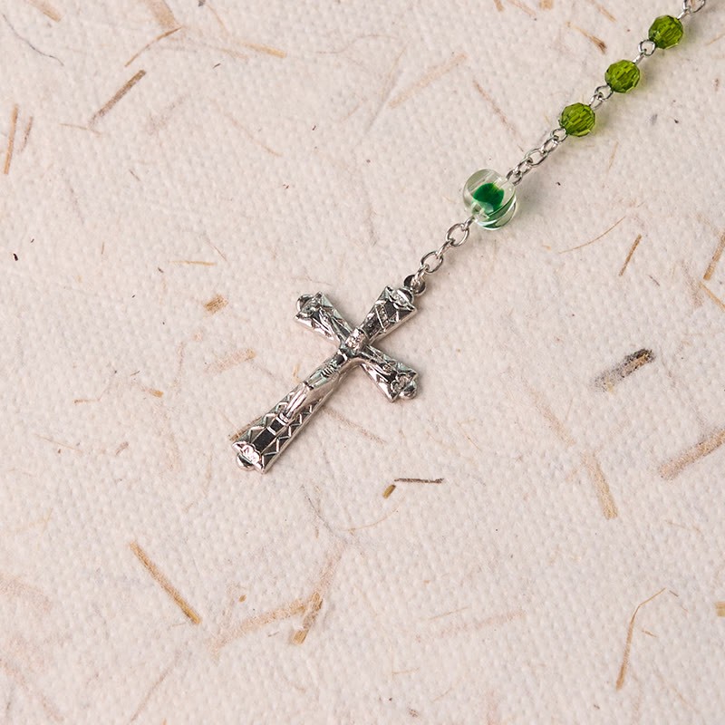 Christianartworkshop Rosario con cadena de aleación de cristal verde y crucifijo de la Asunción de la Virgen María, de 6 mm de diámetro. - image 5