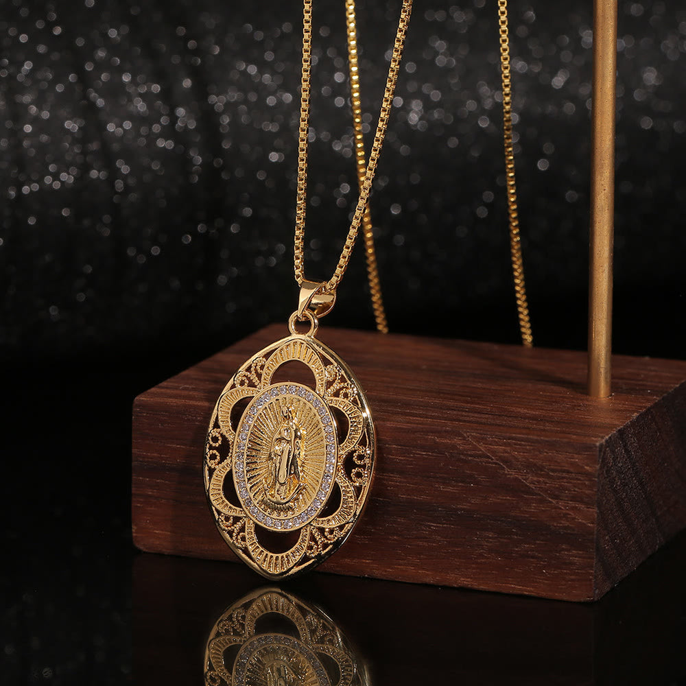 Christianartworkshop Collar ovalado de estilo moderno con la imagen de Nuestra Señora de Guadalupe y la Sagrada Fe. - image 1