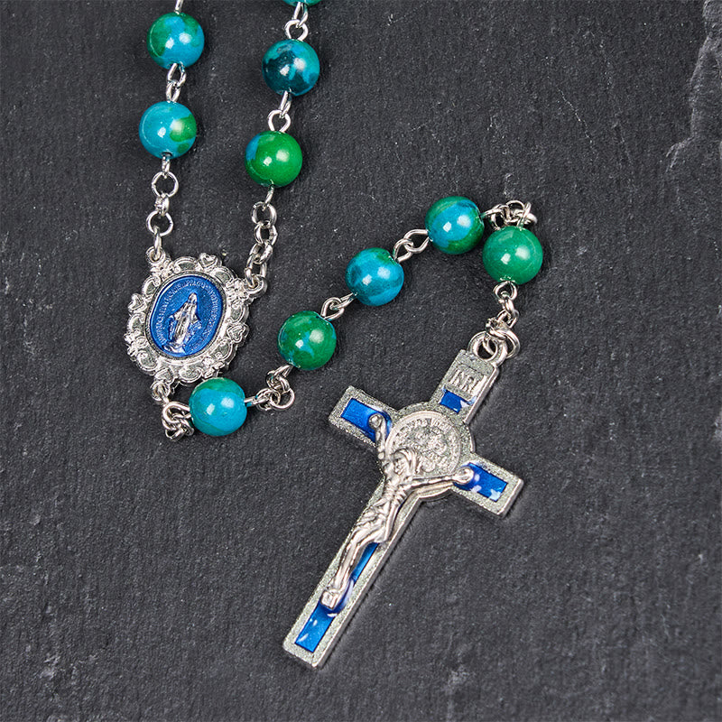Christianartworkshop Medalla milagrosa y crucifijo de piedra redonda verde azul de 8 mm con cadena de aleación y rosario - image 6