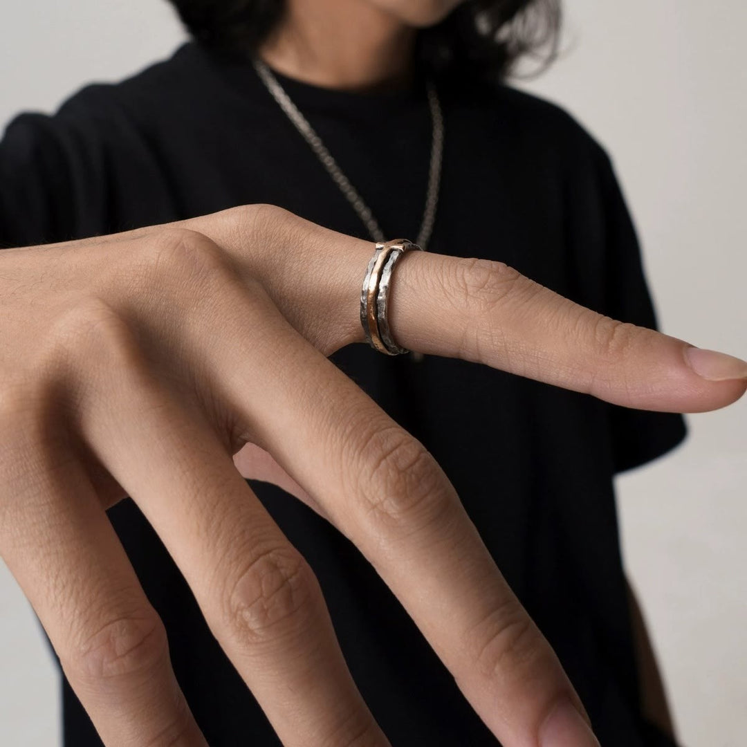 Christianartworkshop Anillo con cruz bendita de estilo clásico y elegancia rústica. - image 2
