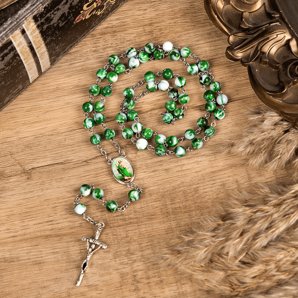 Christianartworkshop Rosario de San Judas Tadeo y Crucifijo de 8 mm con cadena redonda de aleación acrílica verde. - image 1