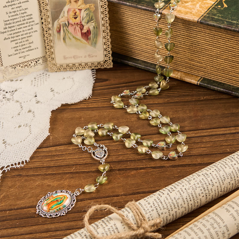 Christianartworkshop Rosario de cadena de aleación de cristal verde con corazón de 10 mm, Corazón de Espinas y Nuestra Señora de Guadalupe - Verde - image 0