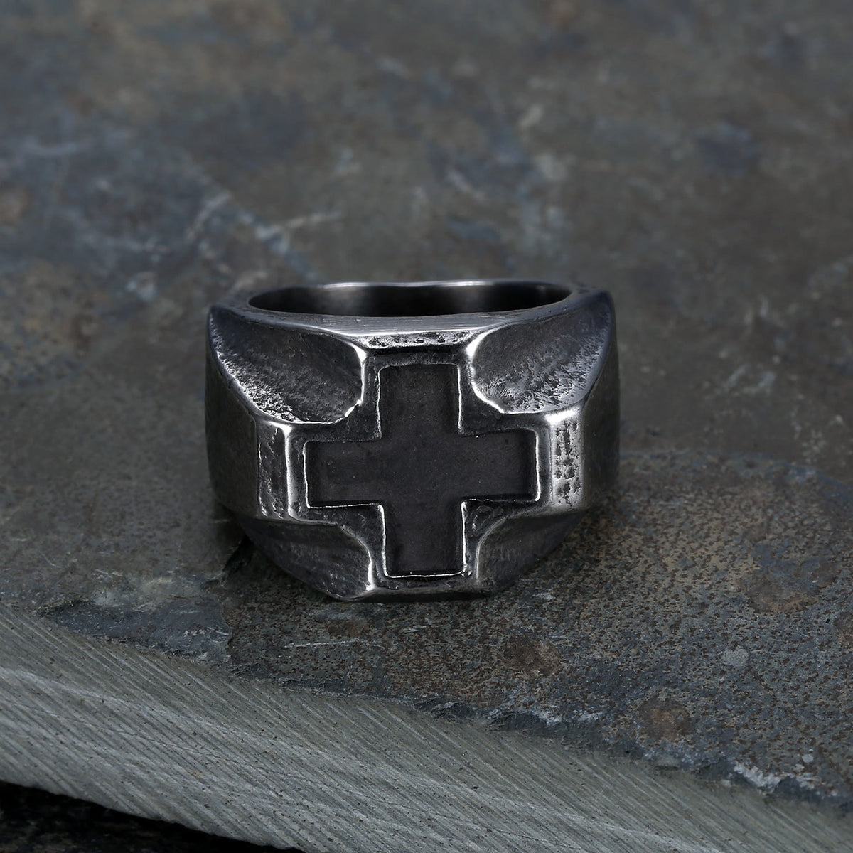Christianartworkshop Anillo de fe de acero inoxidable con cruz grabada al estilo Heavy Metals - image 2