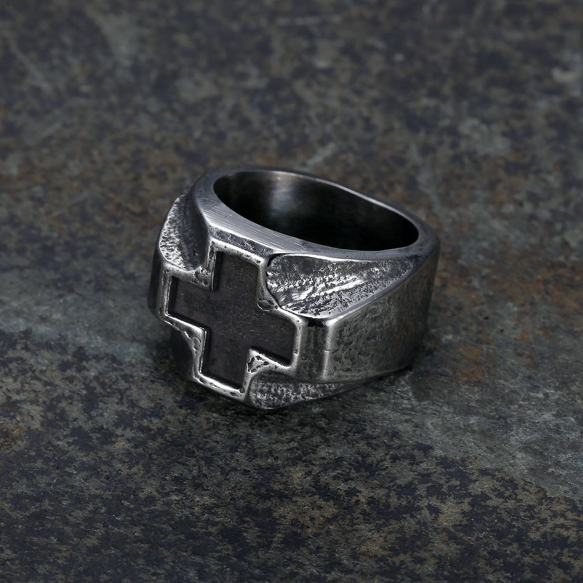 Christianartworkshop Anillo de fe de acero inoxidable con cruz grabada al estilo Heavy Metals - image 0