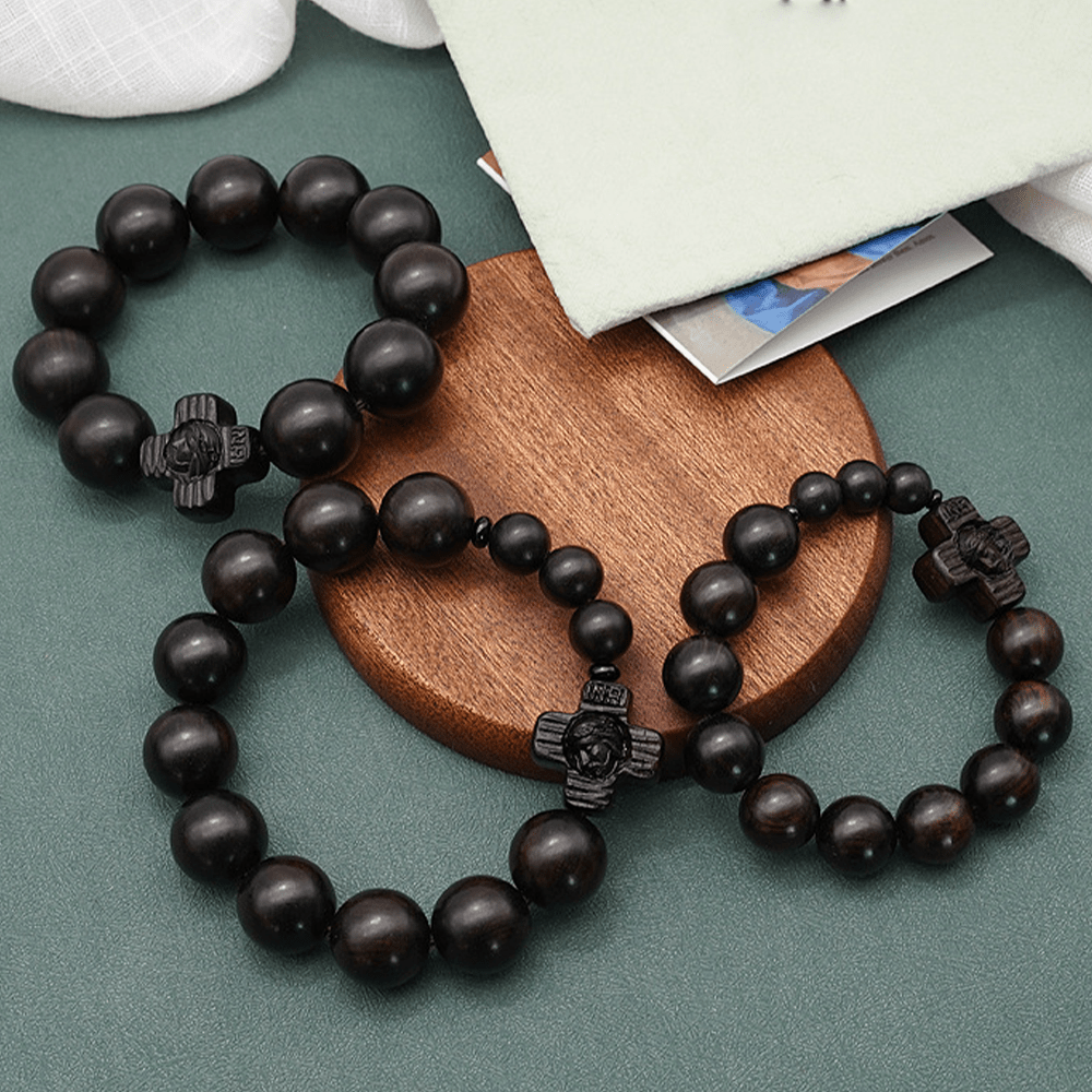 Christianartworkshop Pulsera de rosario clásica de Jesucristo con cruz y sándalo negro - image 1