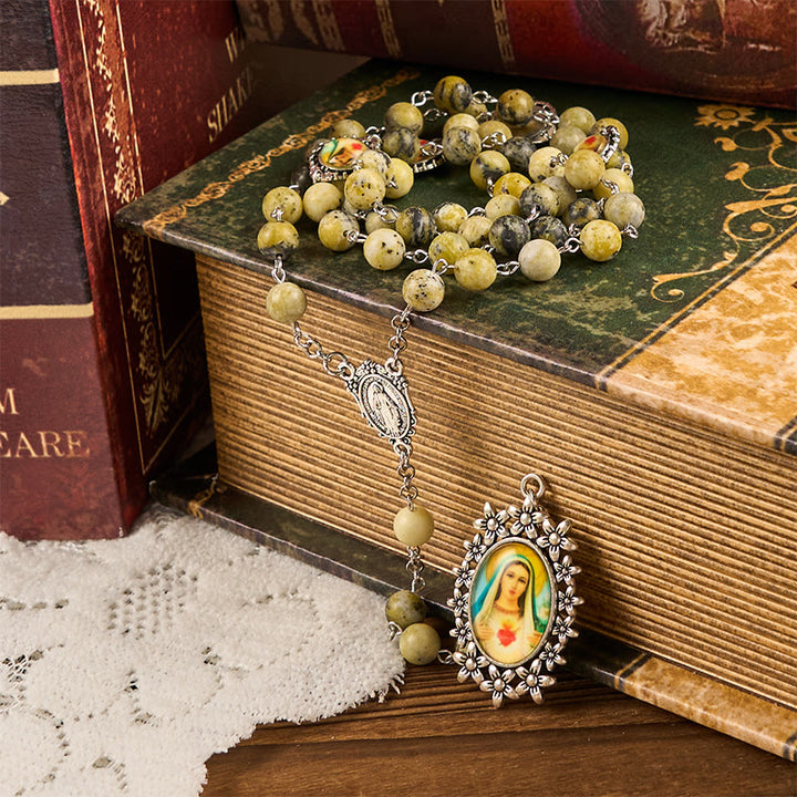 Christianartworkshop Rosario con Medalla Milagrosa y Corazón Inmaculado de Piedra Redonda de 8 mm y Cadena de Aleación Amarilla - image 3