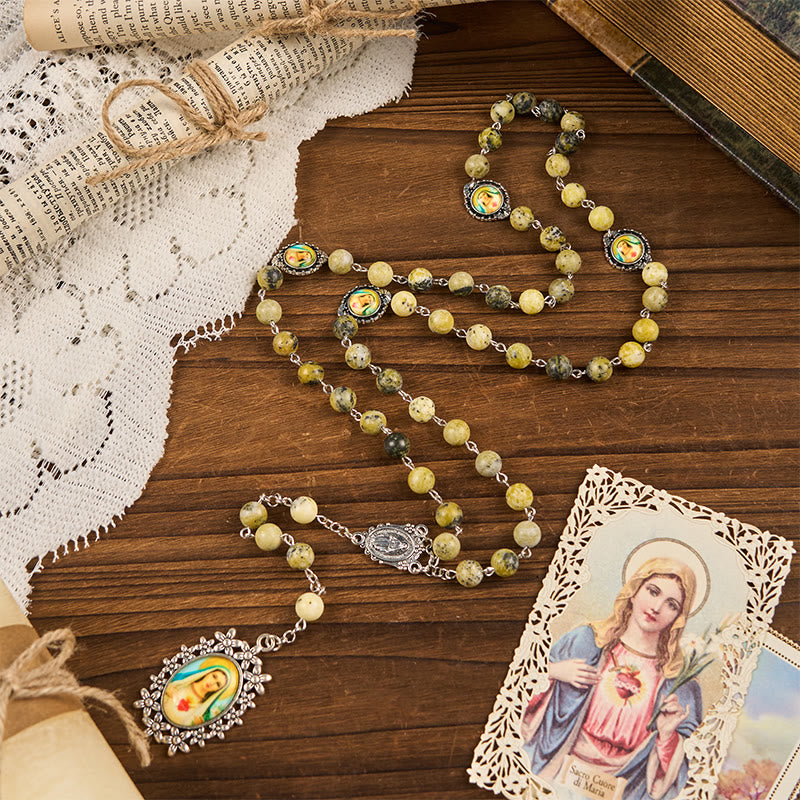 Christianartworkshop Rosario con Medalla Milagrosa y Corazón Inmaculado de Piedra Redonda de 8 mm y Cadena de Aleación Amarilla - Amarillo - image 0