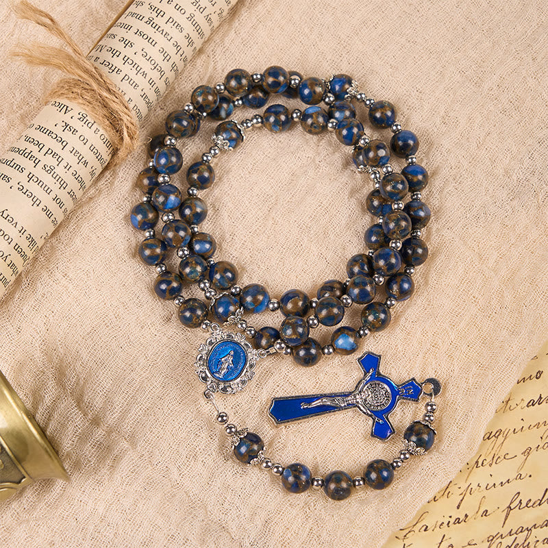 Christianartworkshop Rosario de la Virgen María y crucifijo azul con cuentas de piedra azul y dorada de 8 mm - image 1