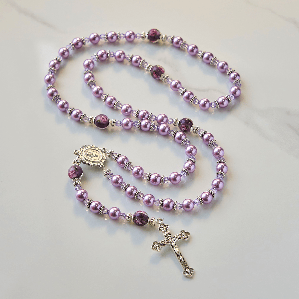 Christianartworkshop Medalla Milagrosa y Crucifijo, Rosario Hecho a Mano con Perlas Moradas y Cristales de 8 mm - Cuentas Sagradas para la Santa Oración - Púrpura - image 0