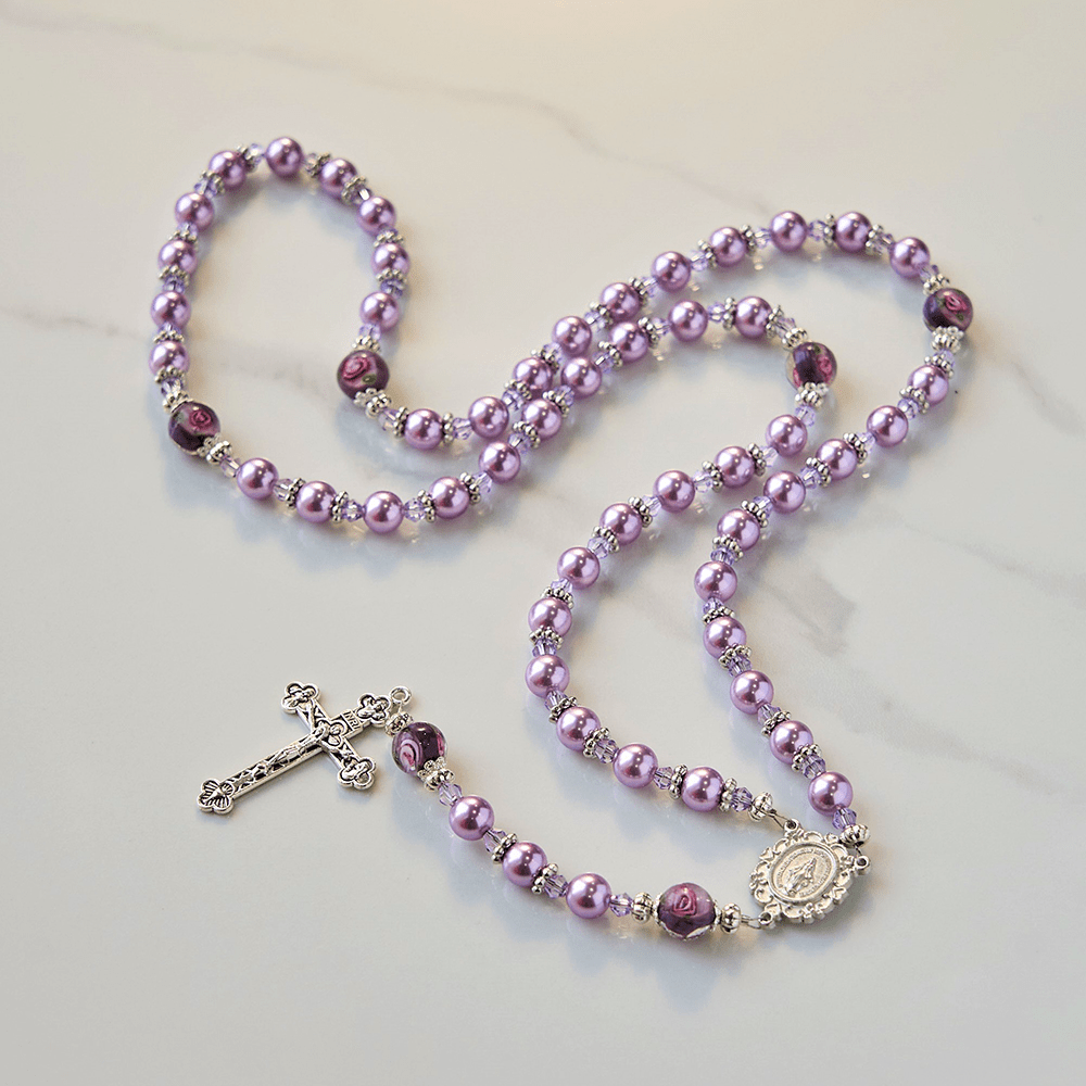 Christianartworkshop Medalla Milagrosa y Crucifijo, Rosario Hecho a Mano con Perlas Moradas y Cristales de 8 mm - Cuentas Sagradas para la Santa Oración - image 1