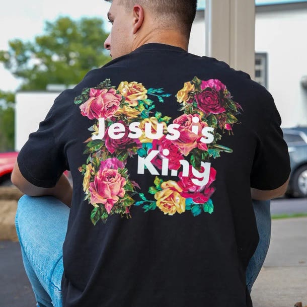 Christianartworkshop Camiseta cristiana con estampado floral "Jesús es Rey" - image 1