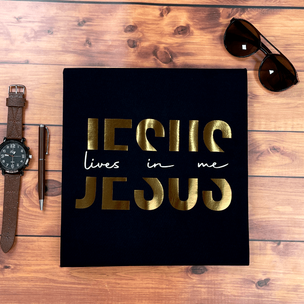 Christianartworkshop Camiseta cristiana con texto dorado "Fe glamurosa: Jesús vive en mí" - image 2