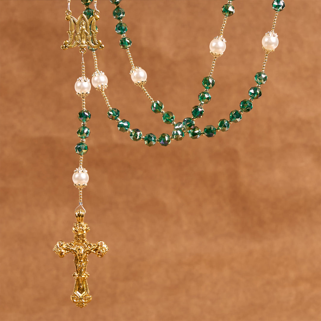 Christianartworkshop Rosario de la Divina Gracia con cuentas de cristal verde esmeralda y perlas, hecho a mano. - image 4