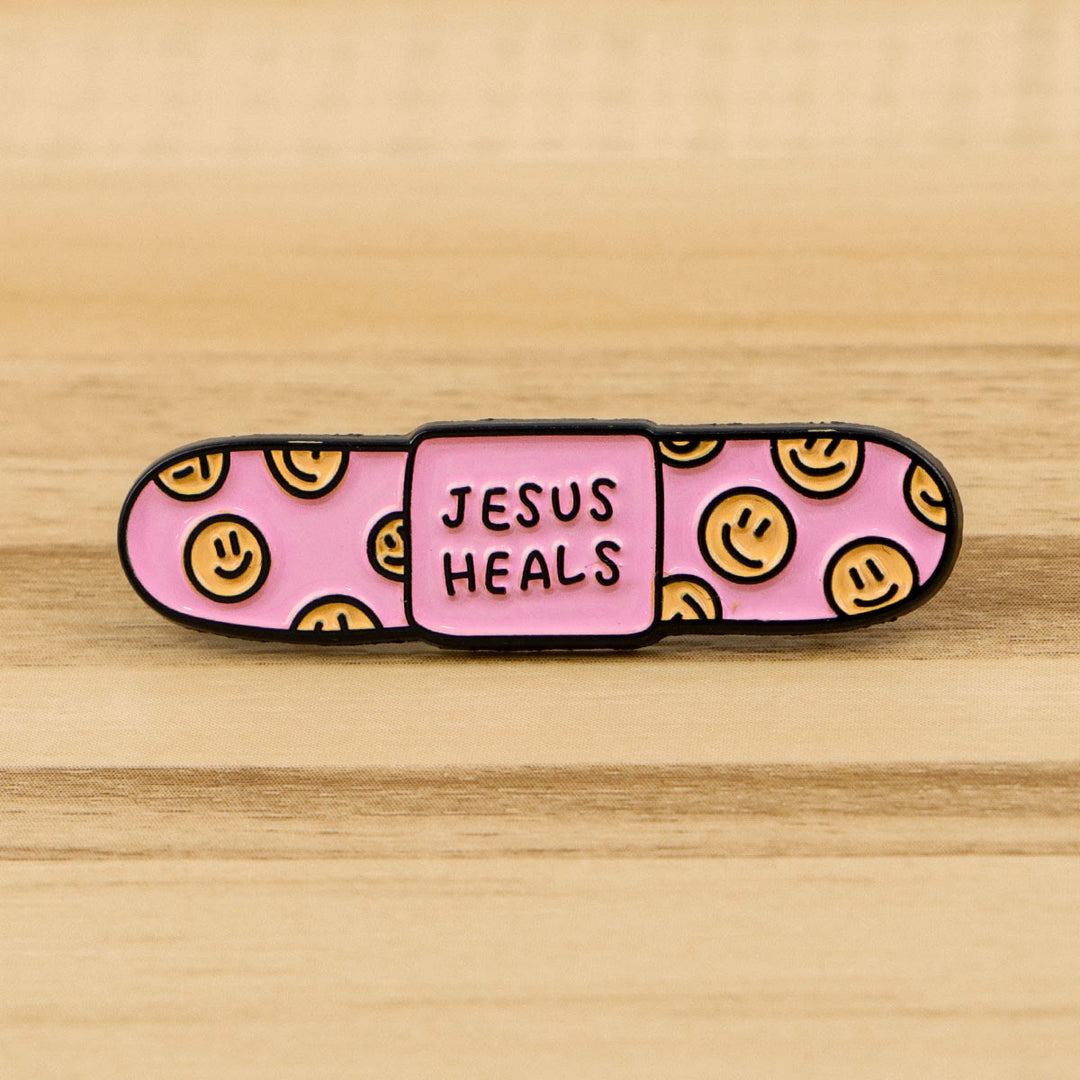 Christianartworkshop Broches metálicos con citas de Jesús en estilo de dibujos animados (3 estilos): una mezcla de fe y fantasía. - Estilo1 - image 0