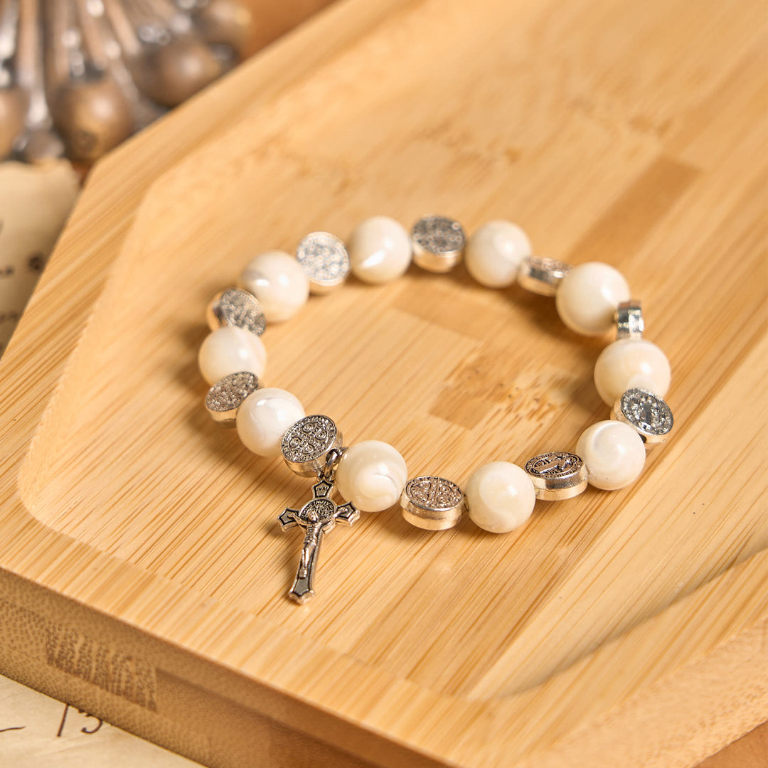 Christianartworkshop Pulsera con crucifijo de cuentas blancas: un elegante símbolo de devoción. - Blanco - image 0