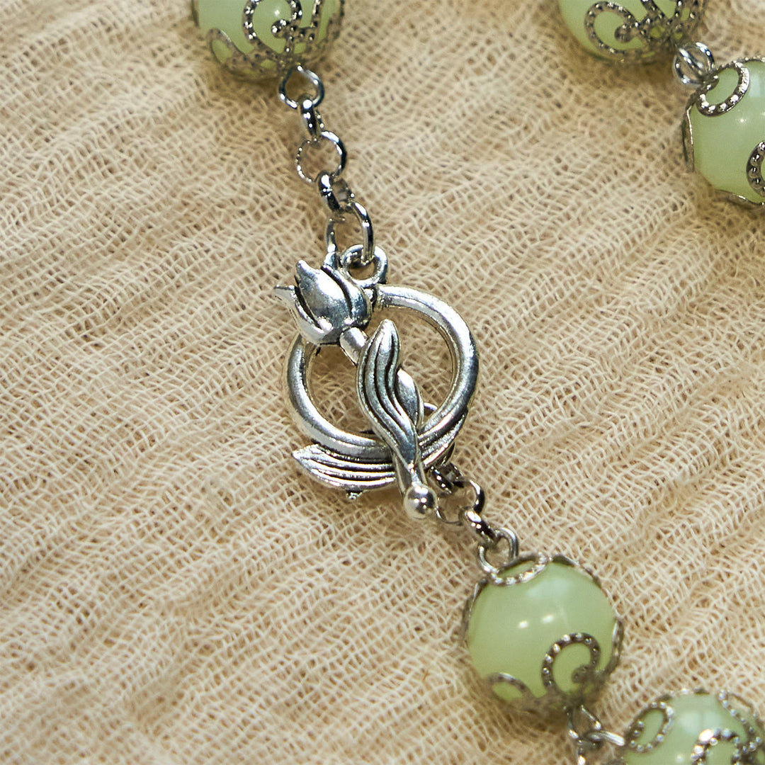 Christianartworkshop Pulsera luminosa de rosa con crucifijo y cuentas verdes: Luz de ensueño de fe. - image 6